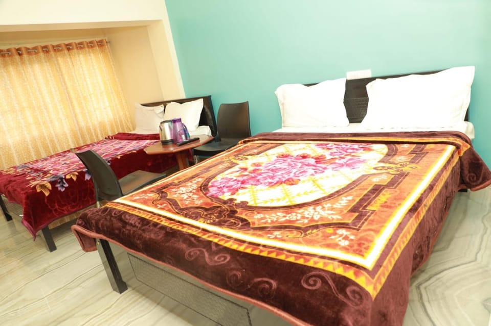 Relax Residency Ooty - Near Coonoor Road Hotel in Ooty