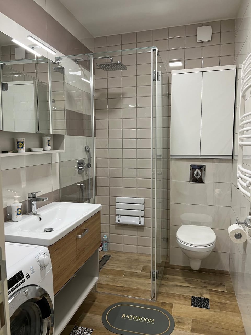 Shower, Toilet, Bathroom, towels, washing machine, washing machine, acessibility