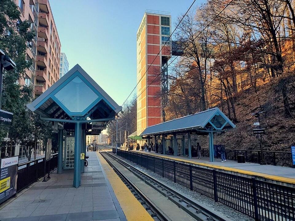 Urban Oasis by the Park - 15 Mins to NYC Bed and Breakfast in Hoboken