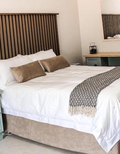 Aló Accommodation Farm Stay in Cape Town