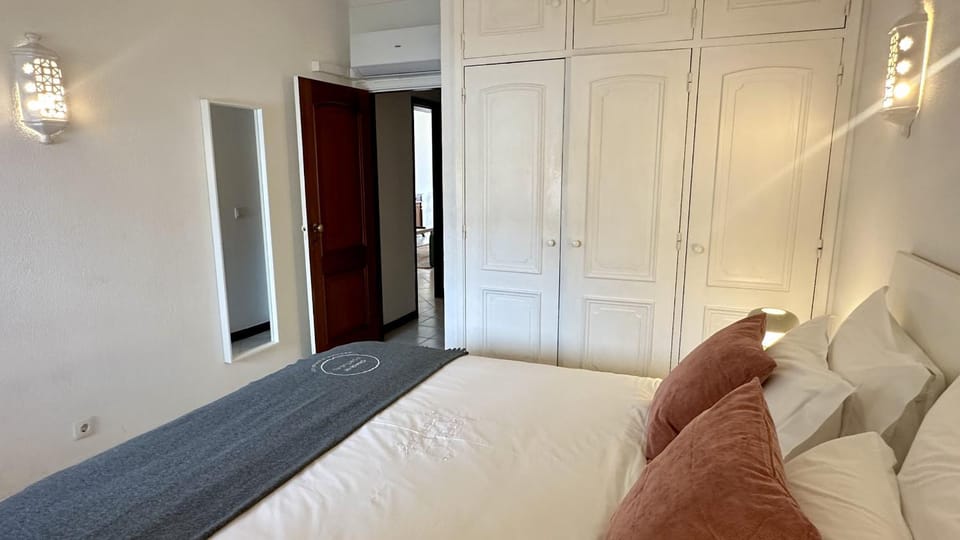 Bed, Bedroom, wardrobe