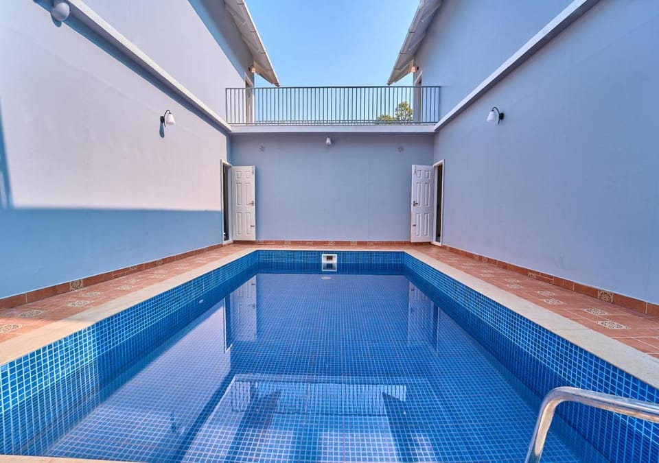 Pool view, Swimming pool, Swimming pool