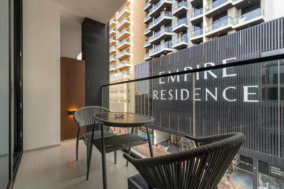 FIRST CLASS Studio Rooftop Pool & Smart Living Apartment in Dubai