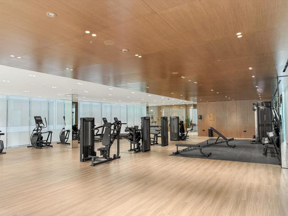 FIRST CLASS Studio Rooftop Pool & Smart Living Apartment in Dubai