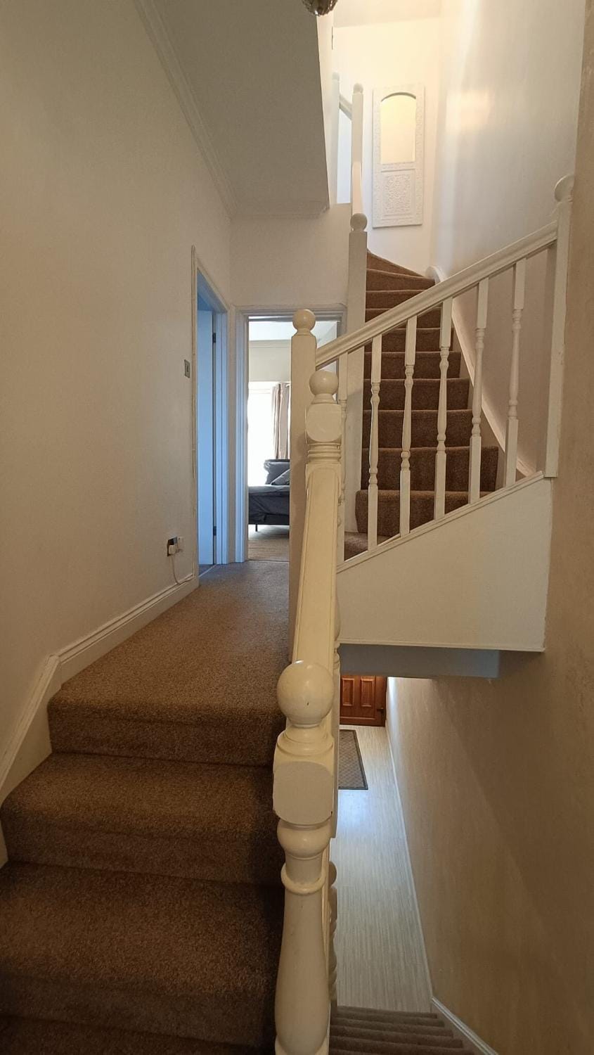 Quadruplex with Hot Tub & Pool Table Apartment in Cardiff