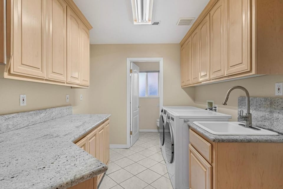 10481 Quiet Cozy 3B 3BA in a Prime Location in Cupertino Villa in Cupertino