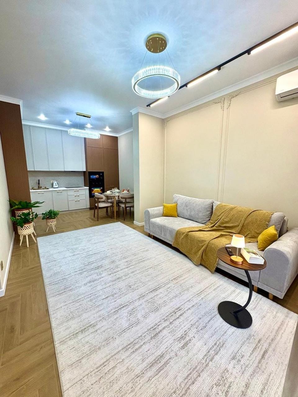 Kitchen or kitchenette, Living room, Dining area