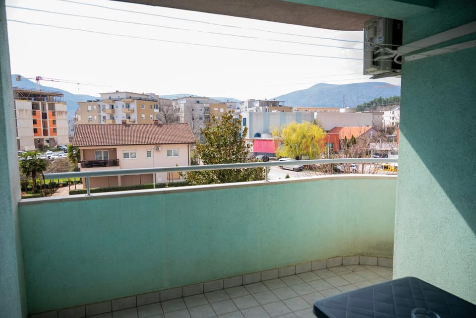 Property building, View (from property/room), Balcony/Terrace, Mountain view