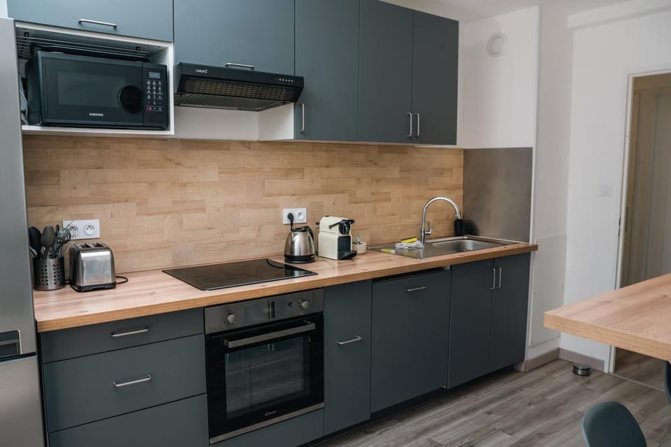 T4 Villeurbanne Lyon with wifi and parking Apartment in Villeurbanne