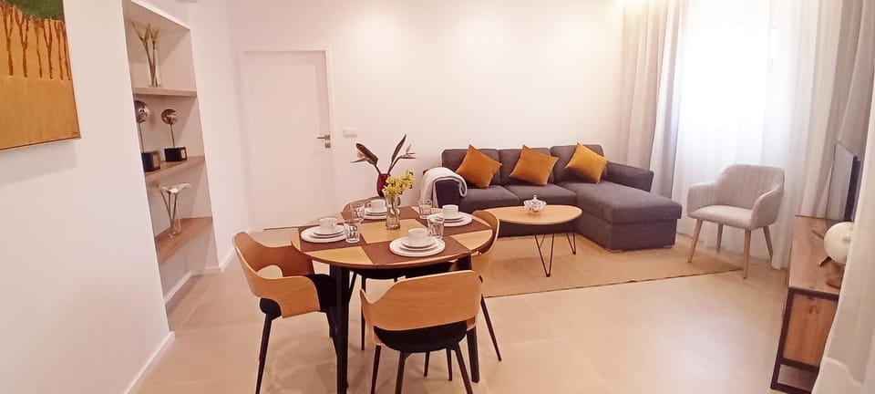 Living room, Dining area