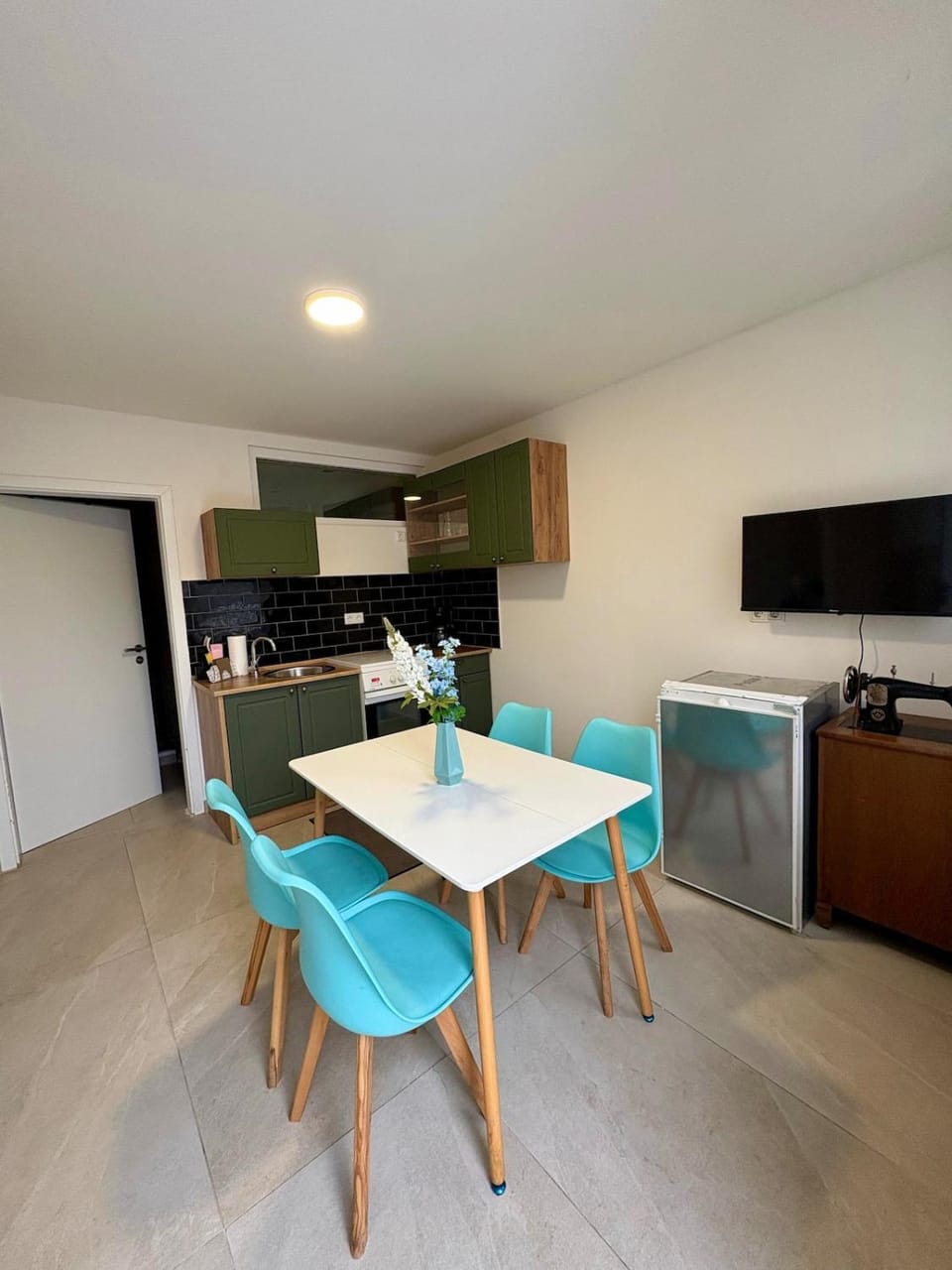 Kitchen or kitchenette, Dining area, kitchen, kitchen