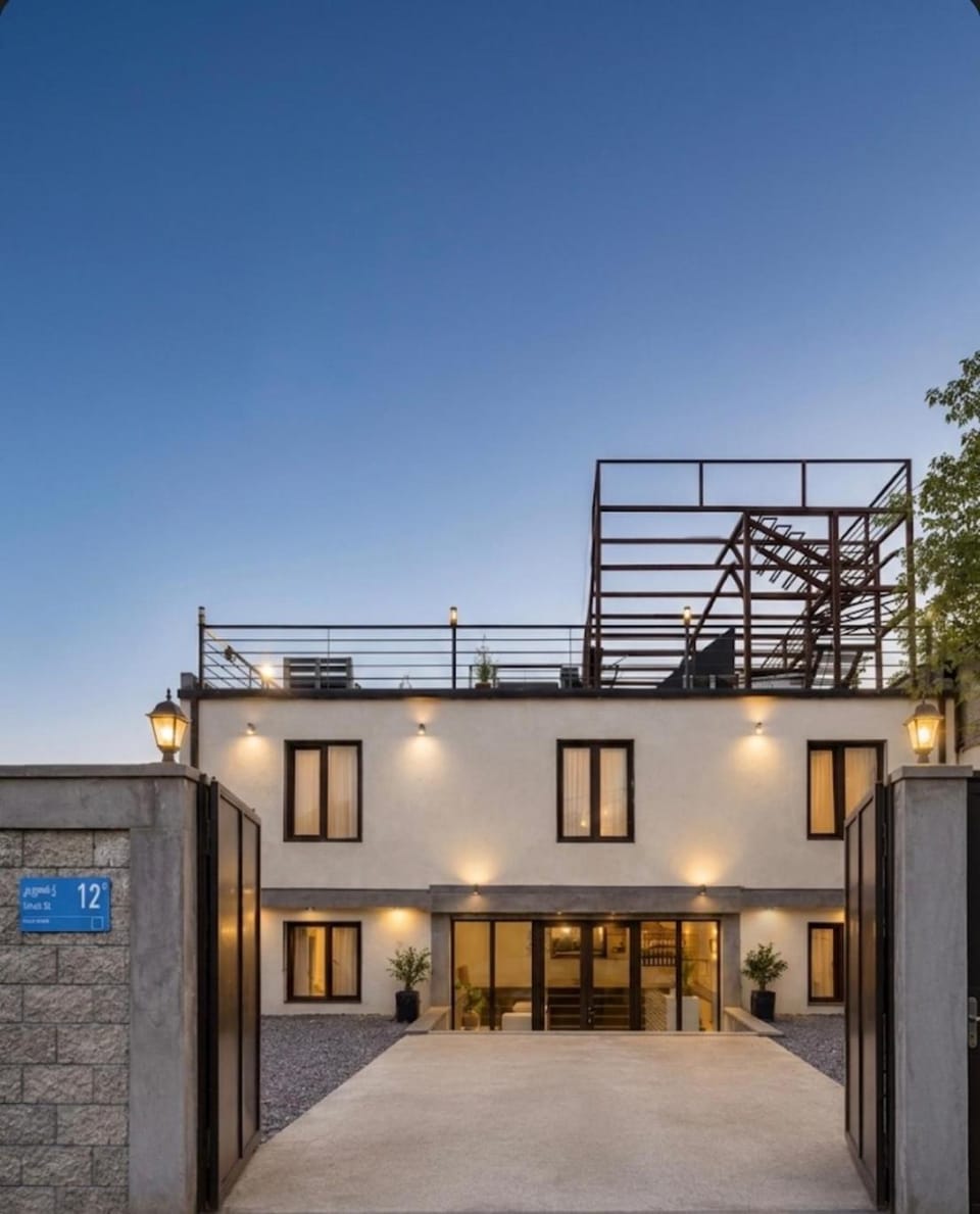Property building, Day