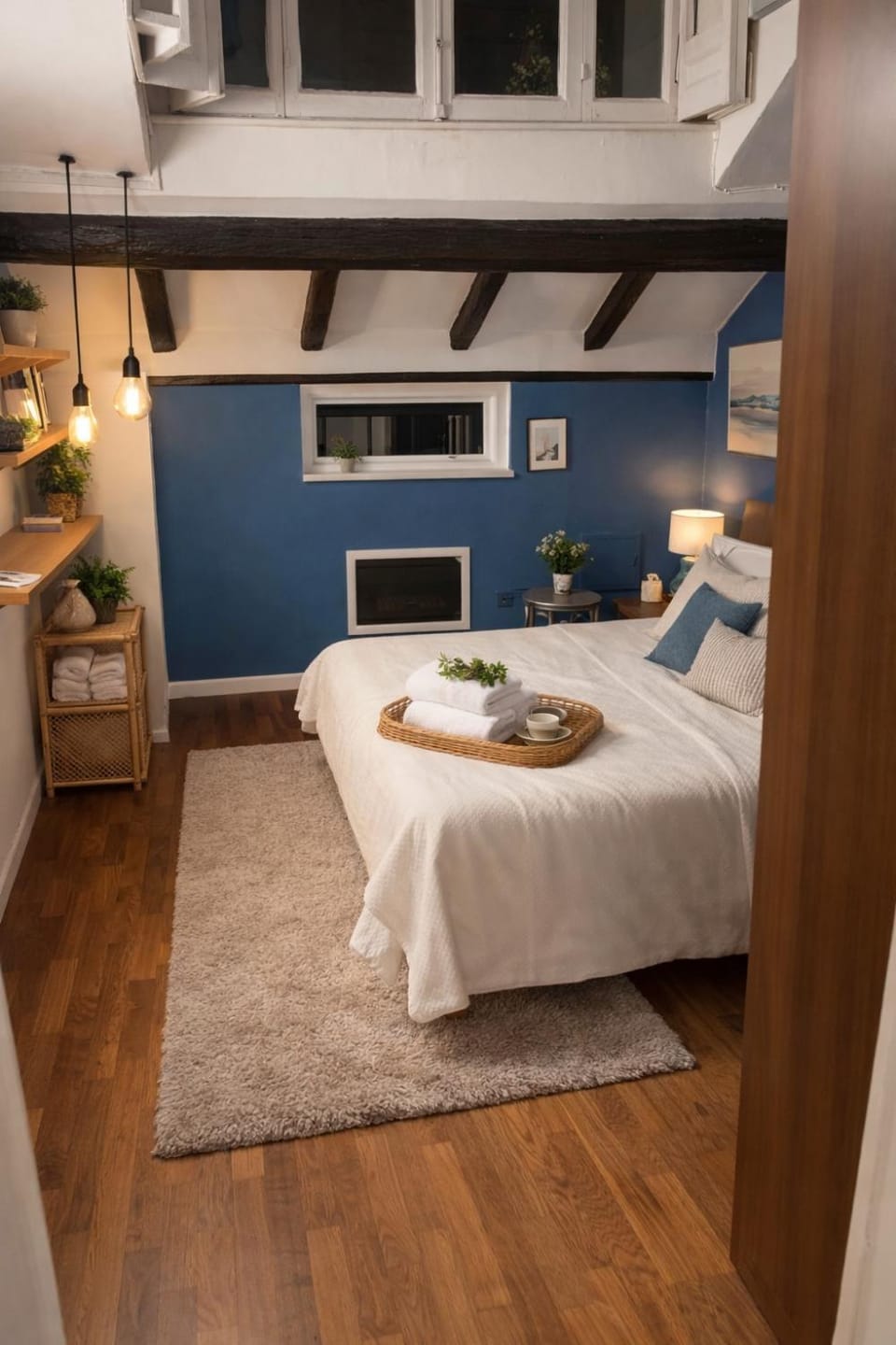 Bed, Photo of the whole room, Bedroom