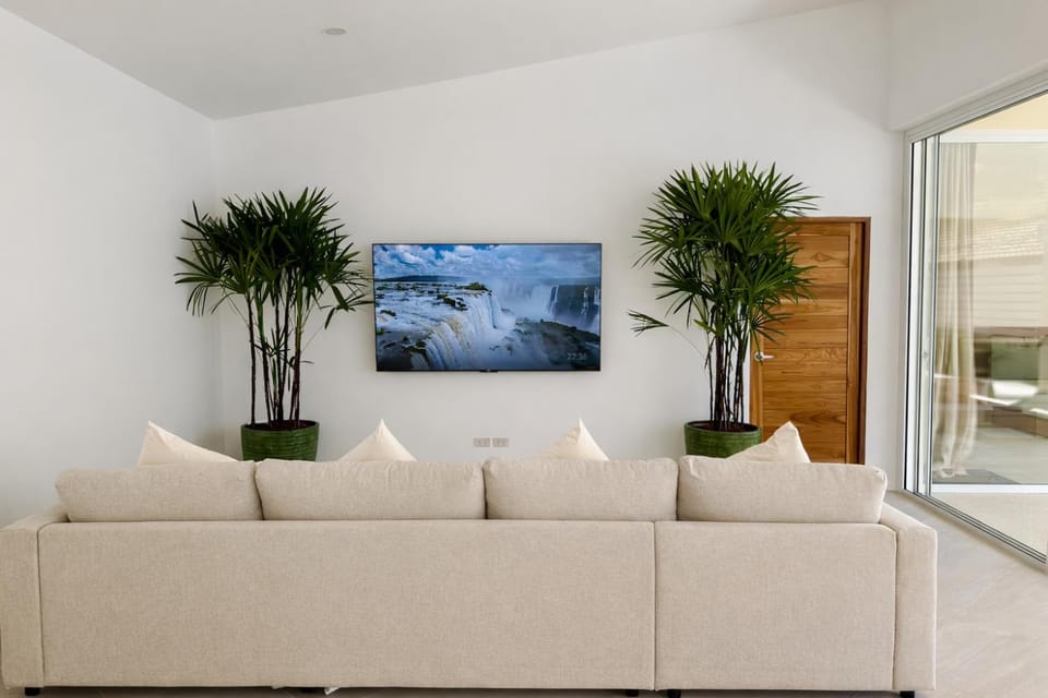 Communal lounge/ TV room, Living room, Seating area