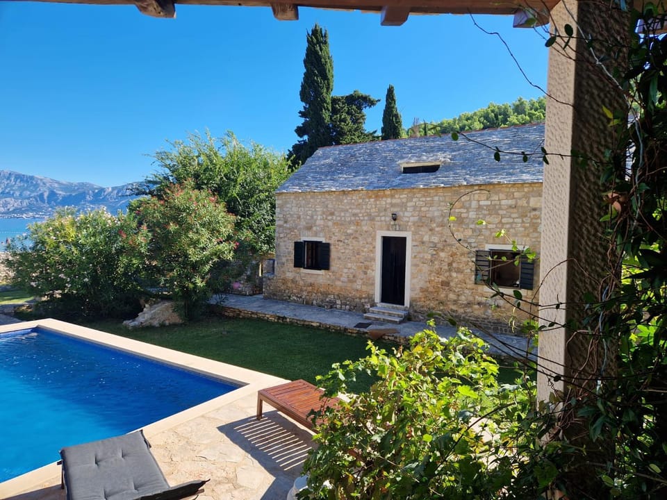 Property building, Natural landscape, Garden, View (from property/room), Sea view, Swimming pool, Location