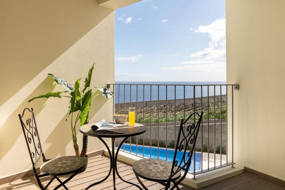 Day, View (from property/room), Balcony/Terrace, Swimming pool