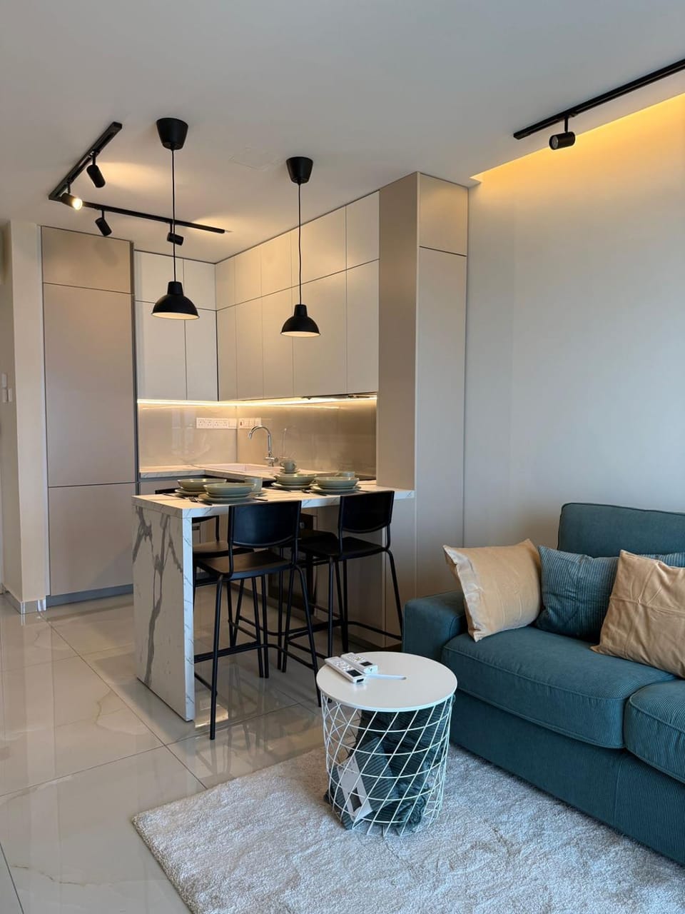 Dining area, kitchen