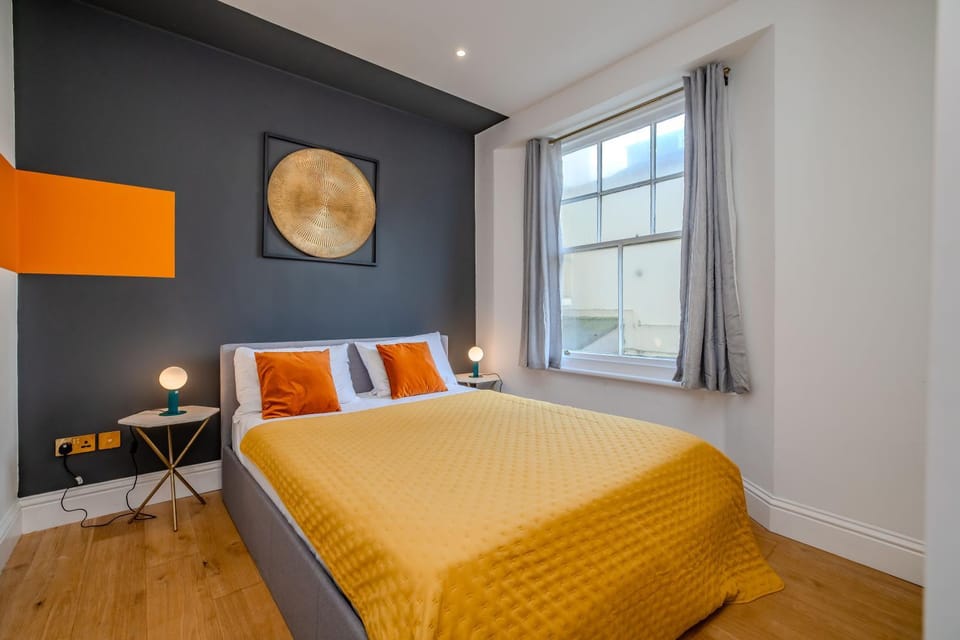 Beautiful 2 Bedroom Apartment Next to Beach Apartment in Hove