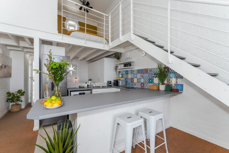 Dining area, kitchen