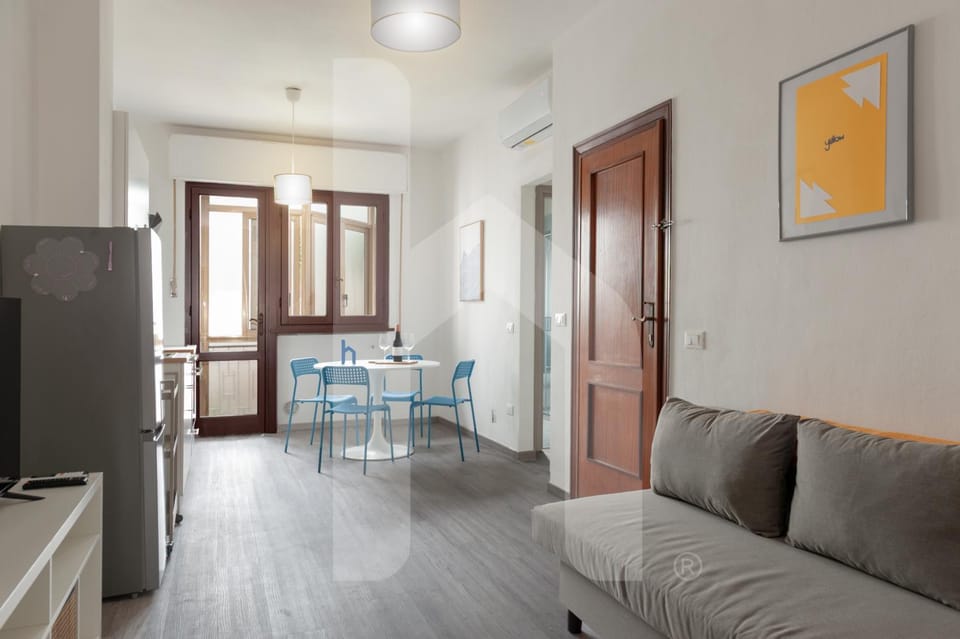 Coffee/tea facilities, Dining area, air conditioner