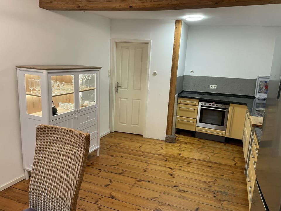Kitchen or kitchenette, Communal kitchen, kitchen