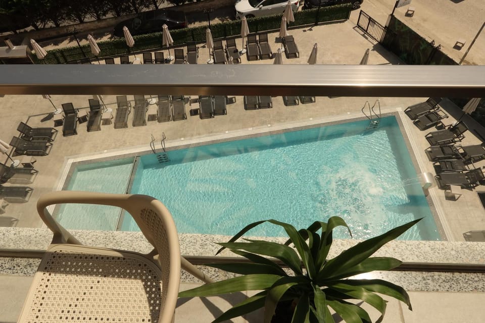 Day, View (from property/room), Balcony/Terrace, Pool view, Swimming pool
