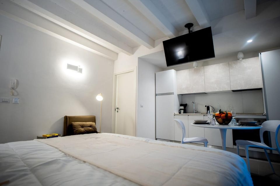 TV and multimedia, Photo of the whole room