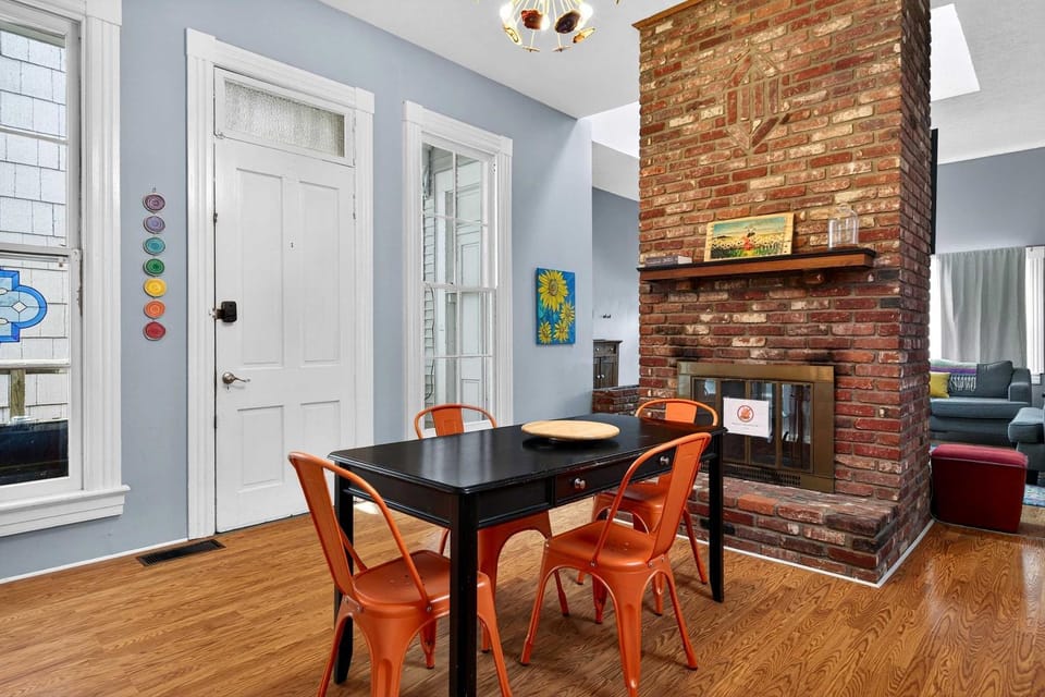 Walkable stay near downtown parks and nightlife House in Jefferson County