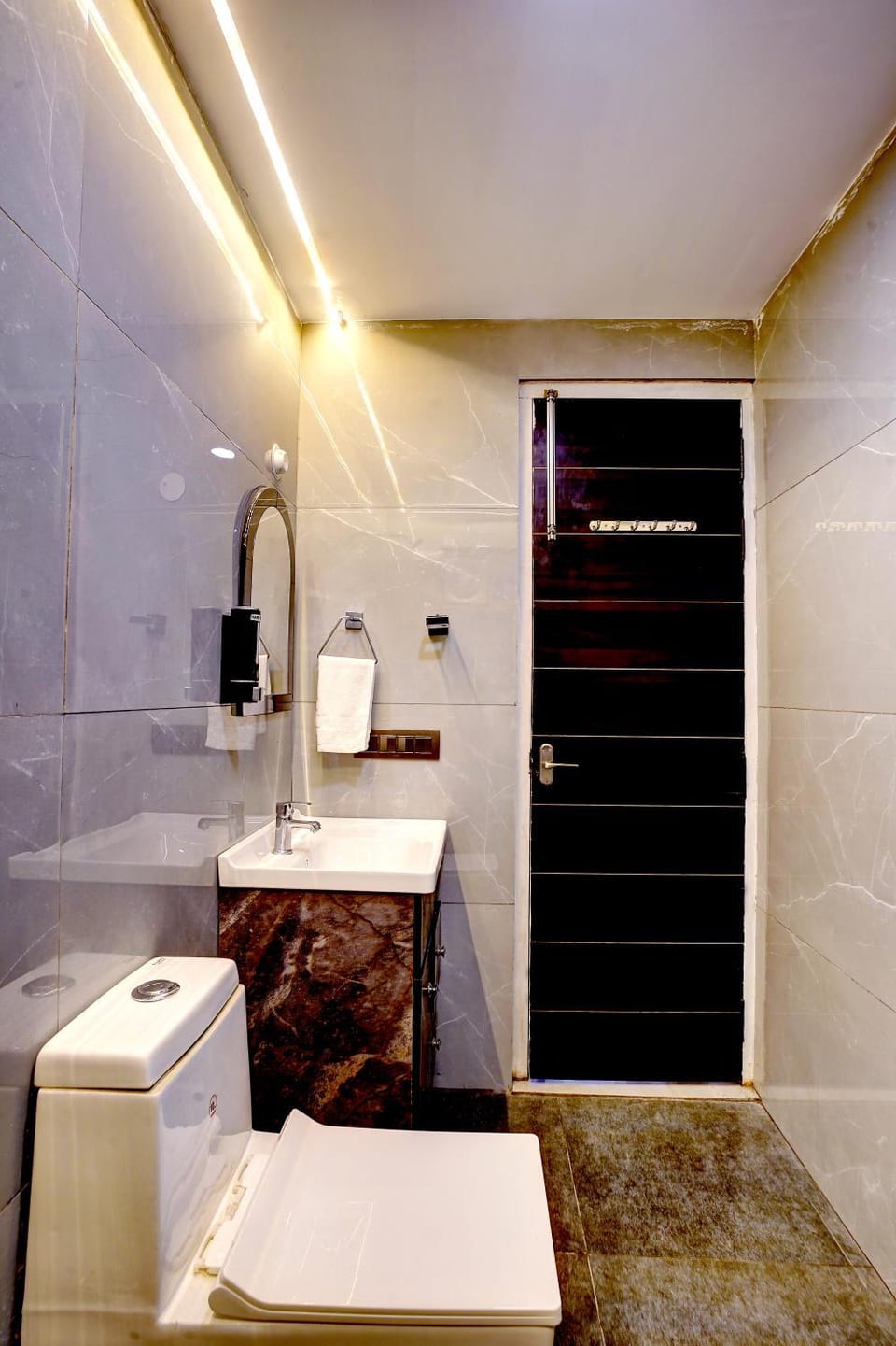 Whistling Pines by Nature's Vibe Stays Luxury Villa Bhumiyadhar Nainital Villa in Uttarakhand