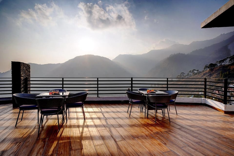View (from property/room), Balcony/Terrace, Mountain view