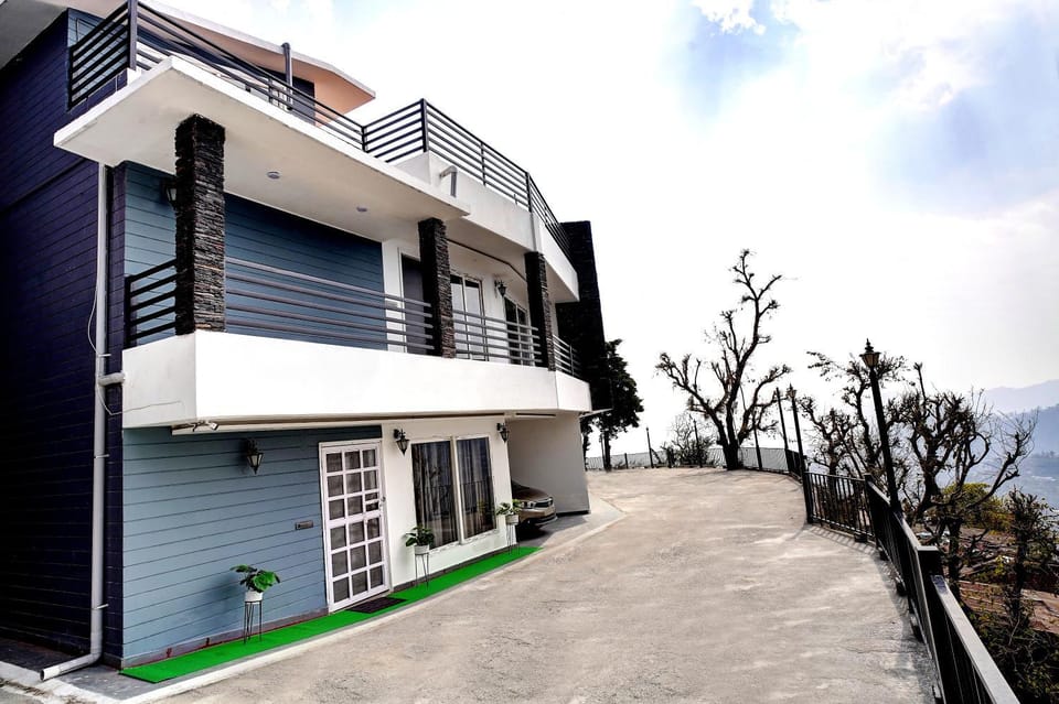 Property building, View (from property/room), Balcony/Terrace