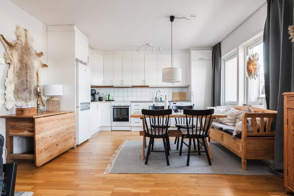 Dining area, kitchen