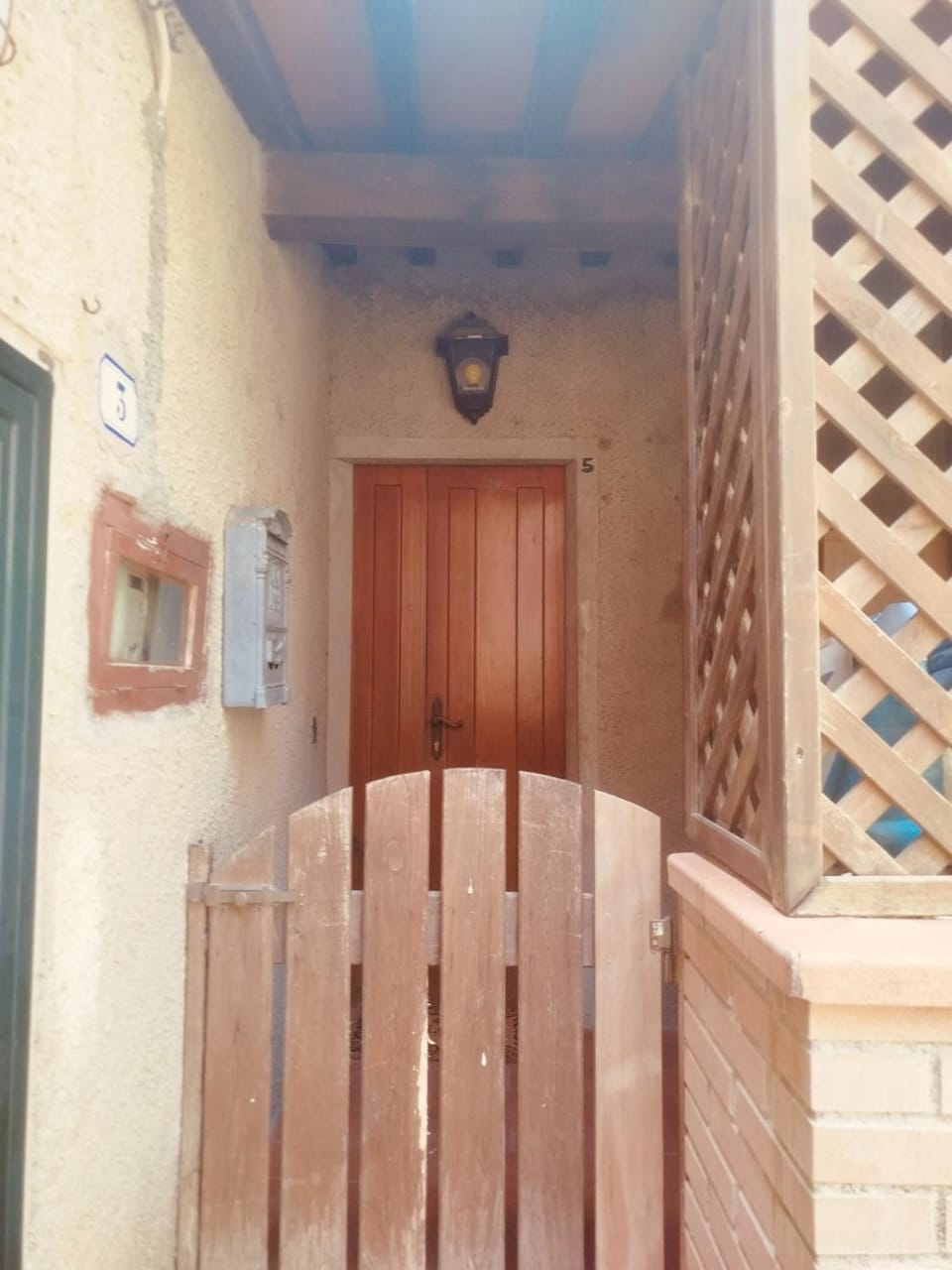 Facade/entrance
