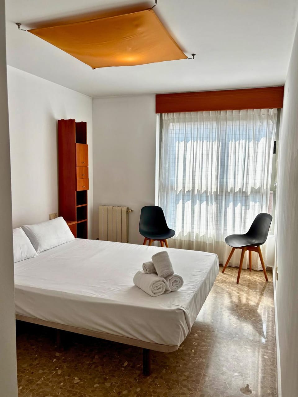 Bed, Photo of the whole room, Seating area, Bedroom, towels