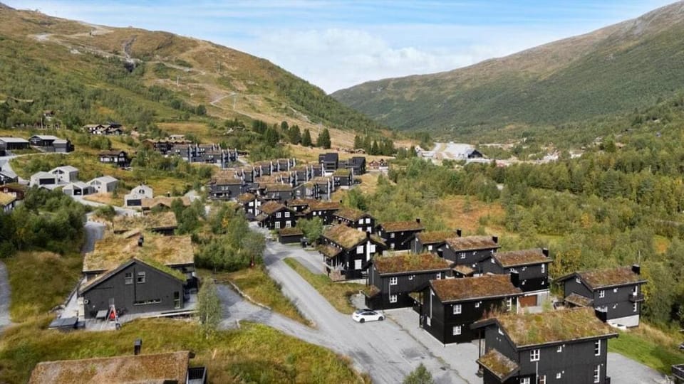 Stranda Fjellgrend, 2 bedrooms and loft 96B Apartment in Vestland