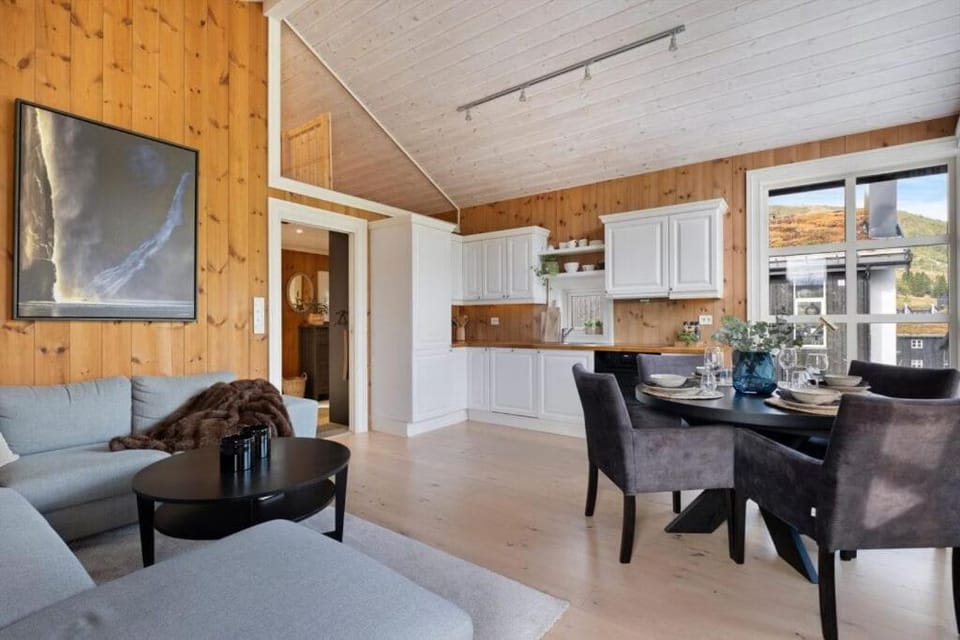 Stranda Fjellgrend, 2 bedrooms and loft 96B Apartment in Vestland