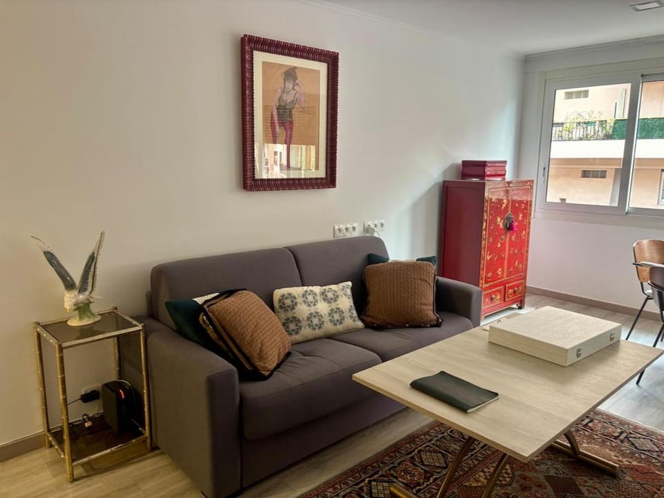 Cozy flat Steps from Monte Carlo Tennis & Beach Apartment in Roquebrune-Cap-Martin