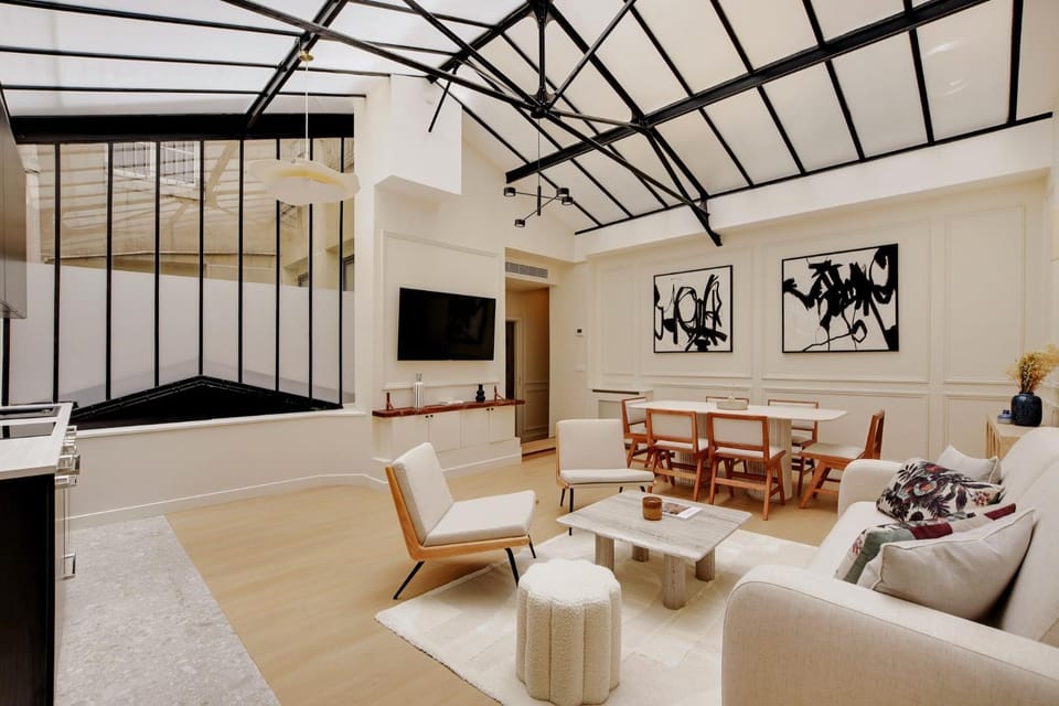 Communal lounge/ TV room, TV and multimedia, Living room, Seating area