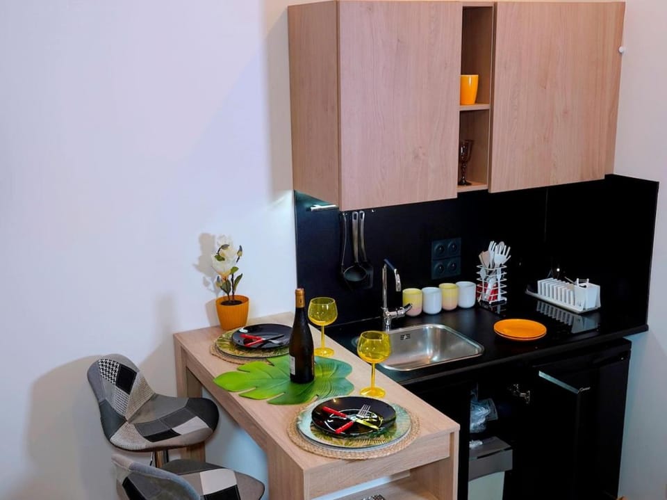 Blissful Escape Serene Apartment in Massy