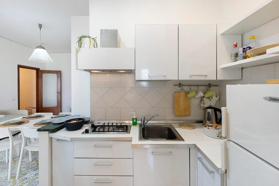 Kitchen or kitchenette, Living room