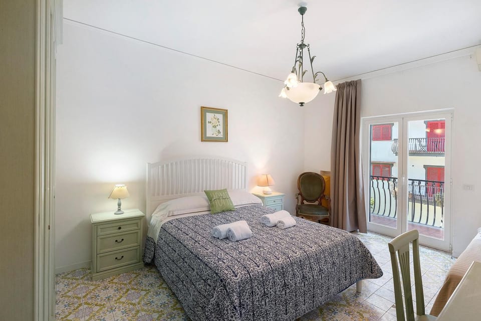 Living room, Bedroom