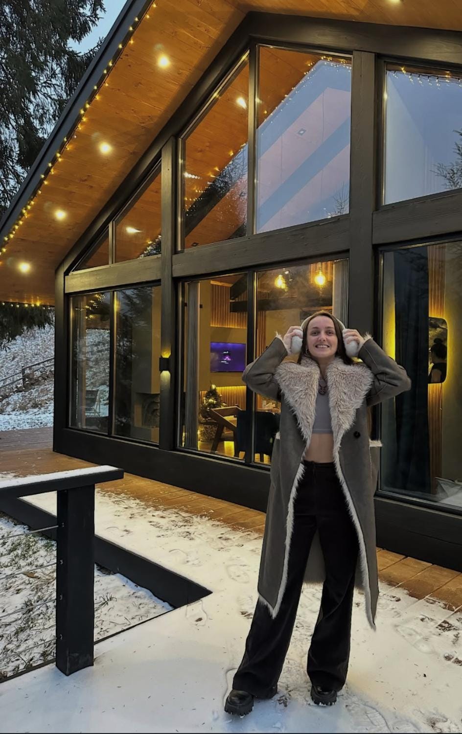 Property building, Night, People, Winter, Guests, group of guests
