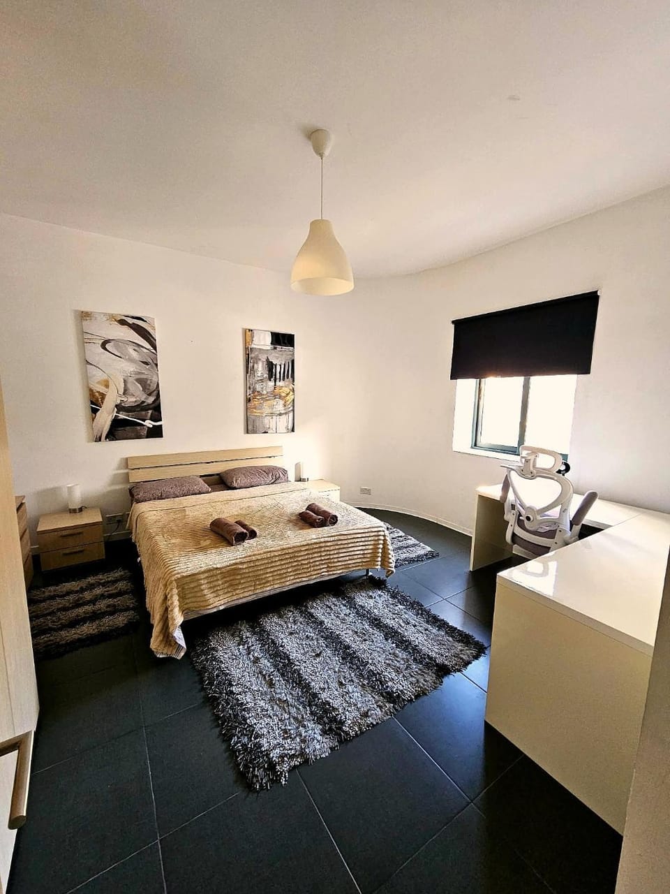 Photo of the whole room, Bedroom