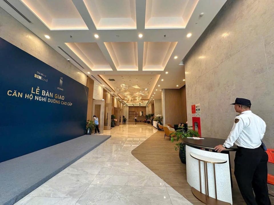 Staff, Property logo or sign, Lobby or reception, Logo/Certificate/Sign