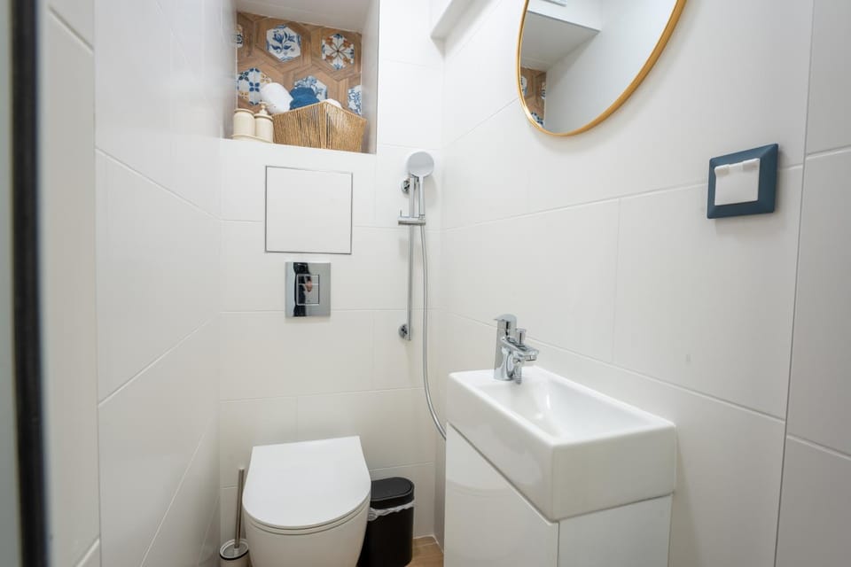 Toilet, Bathroom