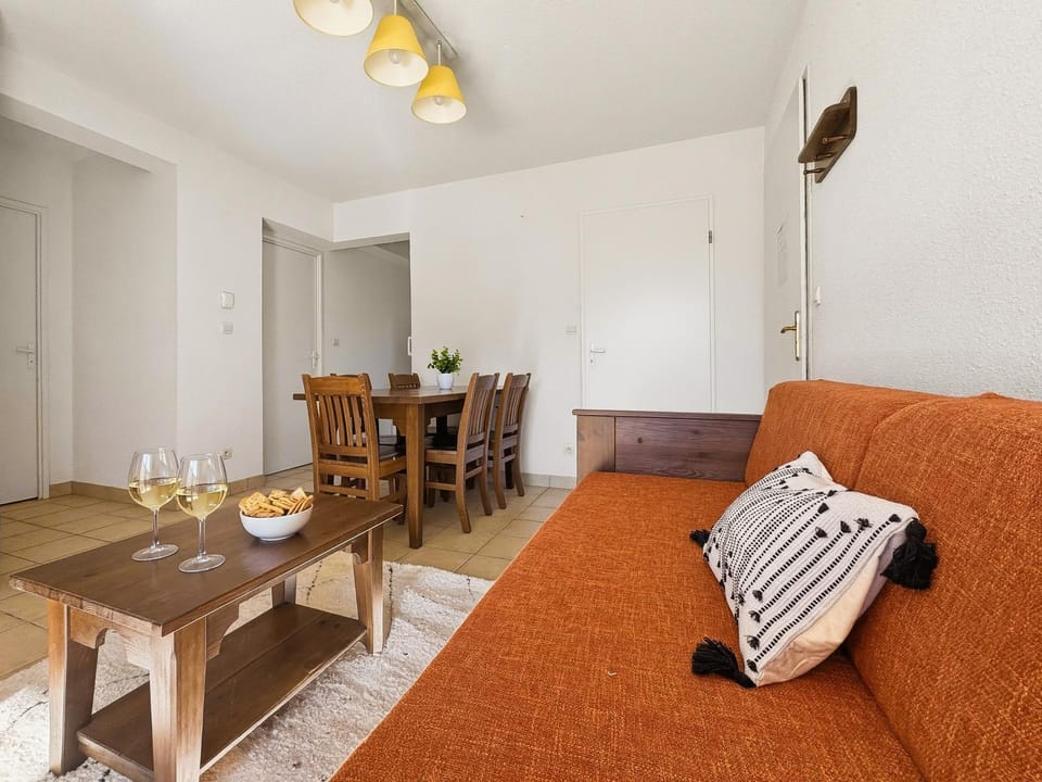 Appartement avec terrasse, piscine et ping-pong Apartment in Occitanie