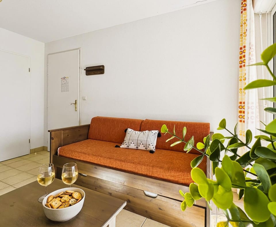 Appartement avec terrasse, piscine et ping-pong Apartment in Occitanie