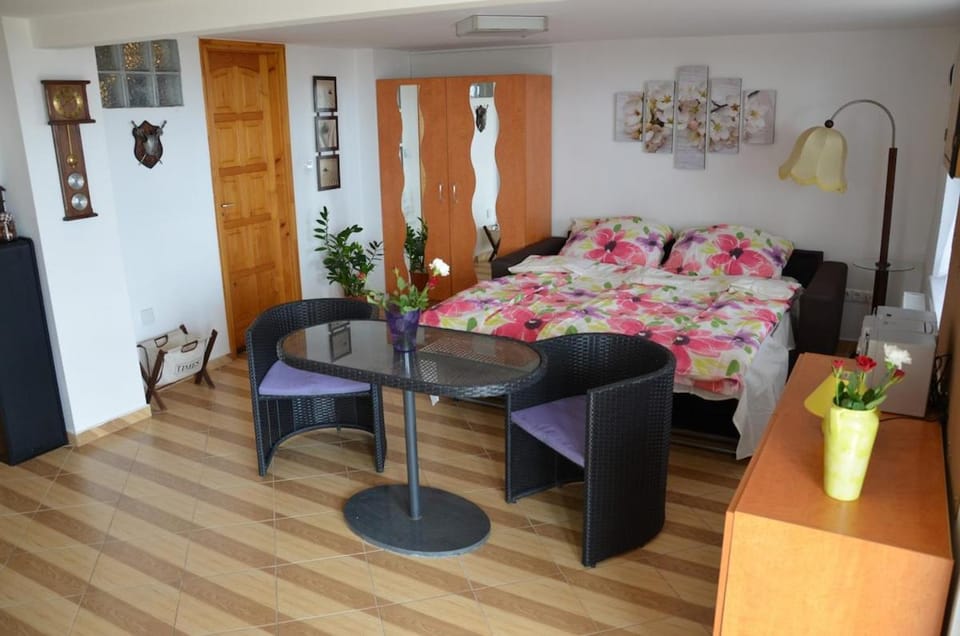 Living room, Bedroom