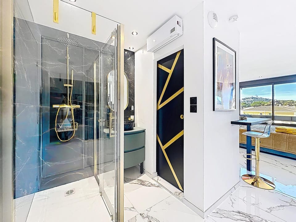Studio luxe Le Venus doré 218 au village naturiste Port Venus Apartment in Agde