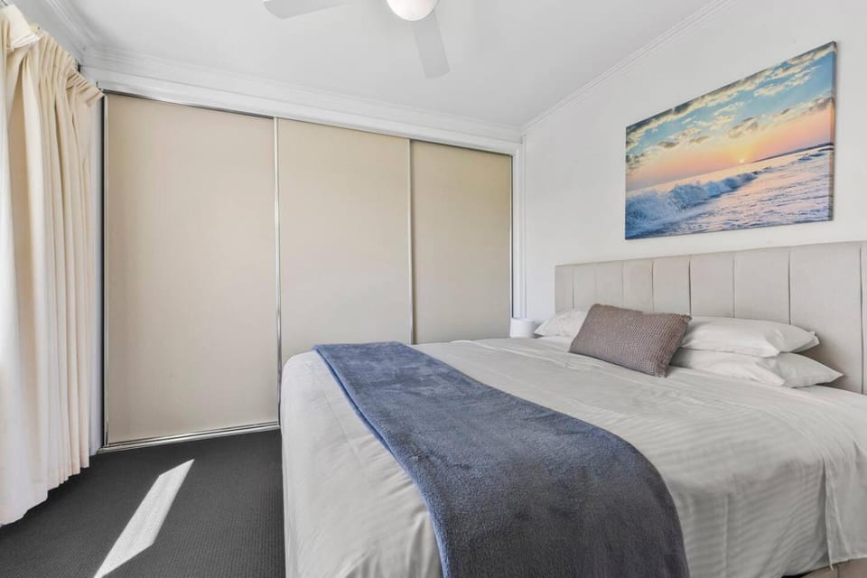 Bed, Bedroom, wardrobe